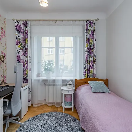 Apartment Steps From A Le Coq And Old Town Tallinn